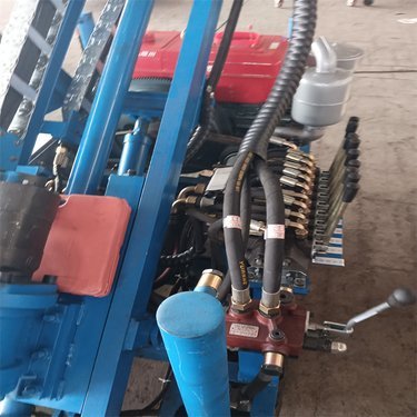 履帶式潛孔鉆機(jī)多少錢